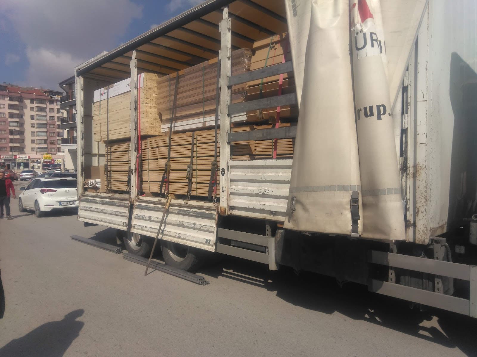 Üretilen panellerin sevkiyata hazırlanması